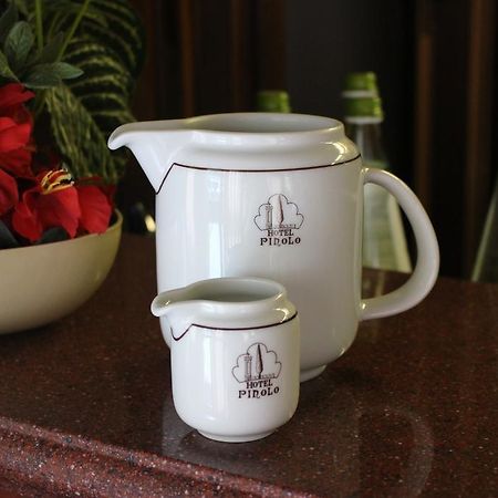 Hotel Pinolo Губио Екстериор снимка