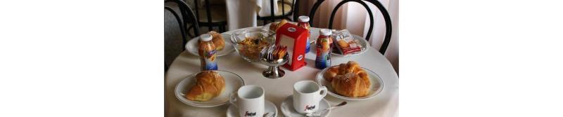 Hotel Pinolo Губио Екстериор снимка