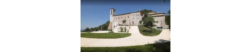 Hotel Pinolo Губио Екстериор снимка