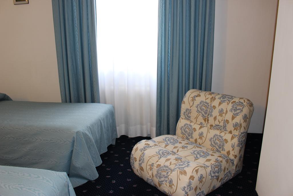 Hotel Pinolo Губио Екстериор снимка