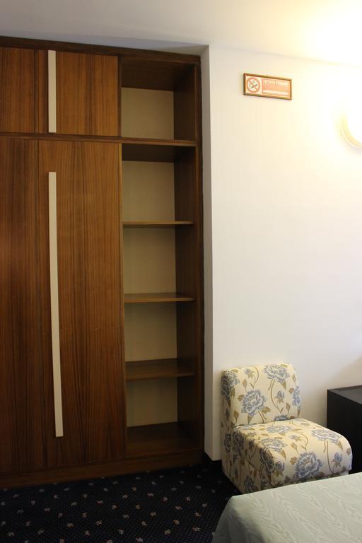 Hotel Pinolo Губио Екстериор снимка